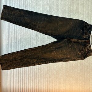 Vintage, stonewashed, high waisted jeans.